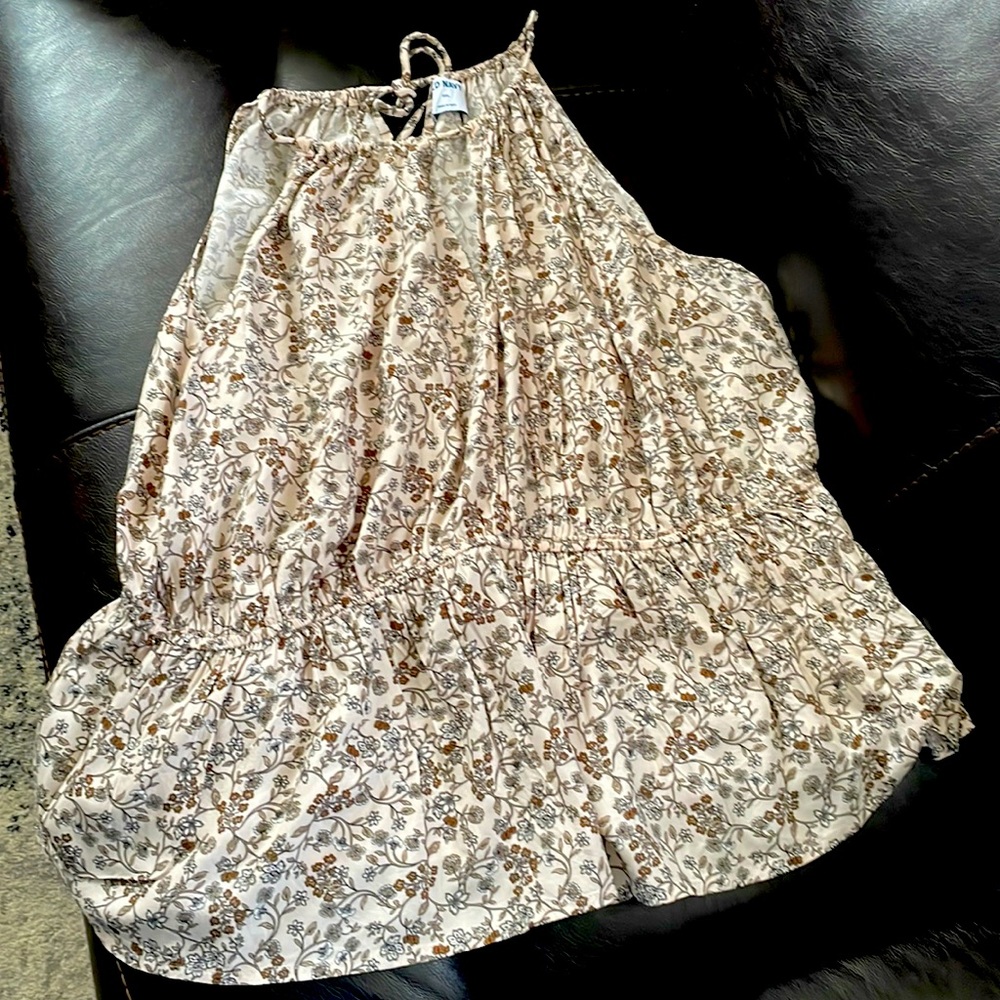 Floral keyhole halter top